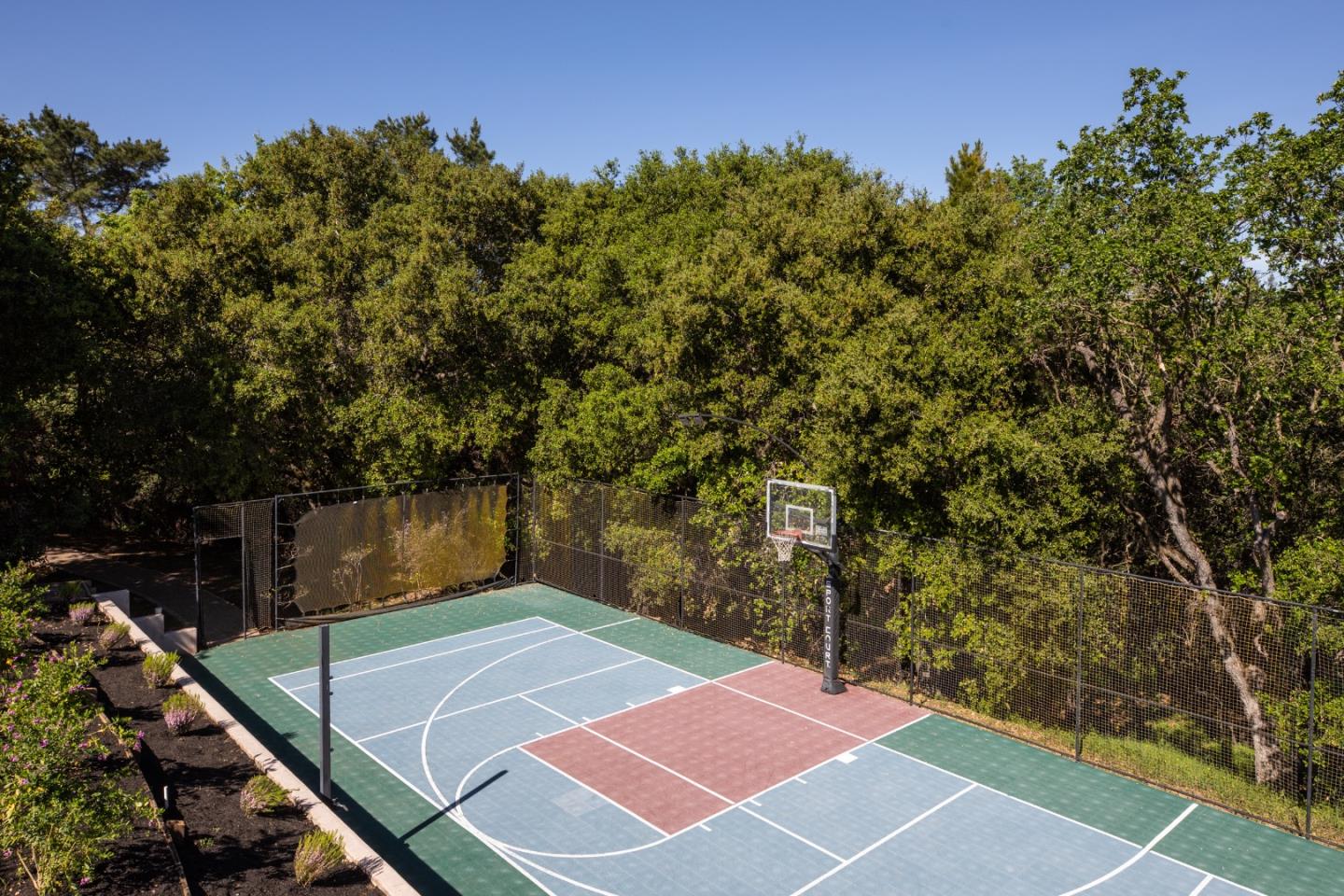 Detail Gallery Image 53 of 56 For 27210 Ohlone Ln, Los Altos Hills,  CA 94022 - 5 Beds | 5/2 Baths