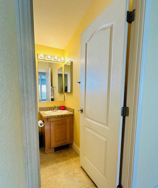 Detail Gallery Image 10 of 12 For 555 Umbarger Rd #108,  San Jose,  CA 95111 - 3 Beds | 2 Baths