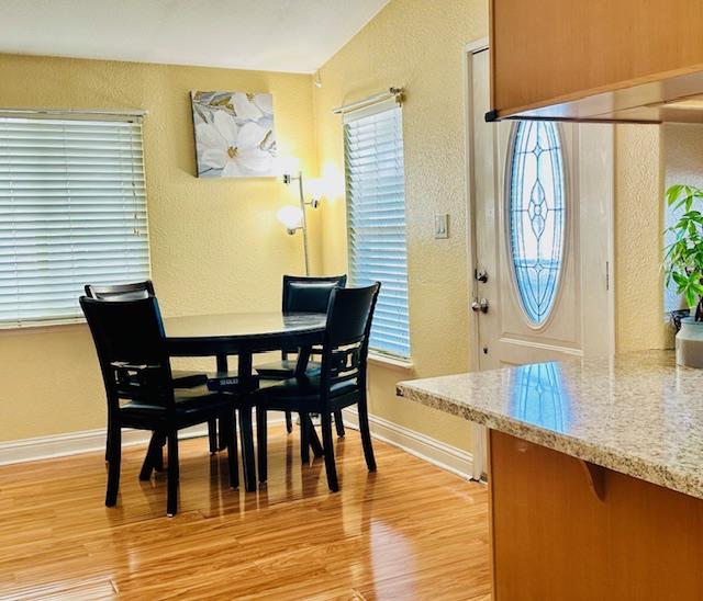 Detail Gallery Image 2 of 12 For 555 Umbarger Rd #108,  San Jose,  CA 95111 - 3 Beds | 2 Baths