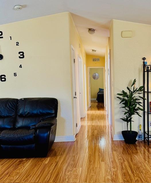 Detail Gallery Image 3 of 12 For 555 Umbarger Rd #108,  San Jose,  CA 95111 - 3 Beds | 2 Baths