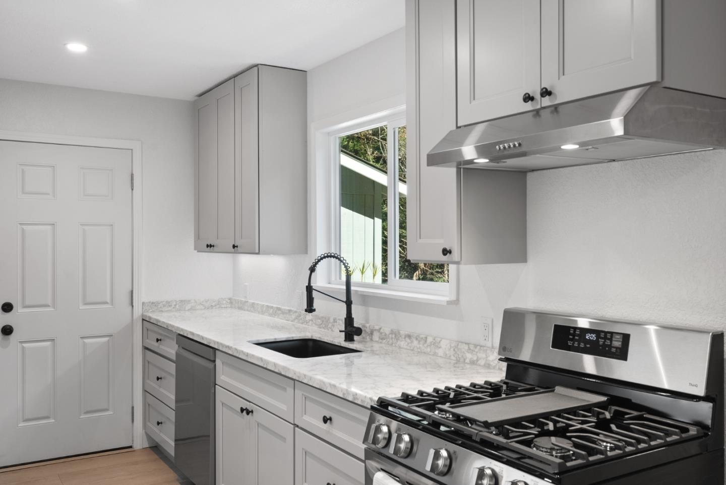 Detail Gallery Image 7 of 63 For 26650 Soquel San Jose Rd, Los Gatos,  CA 95033 - 2 Beds | 1 Baths