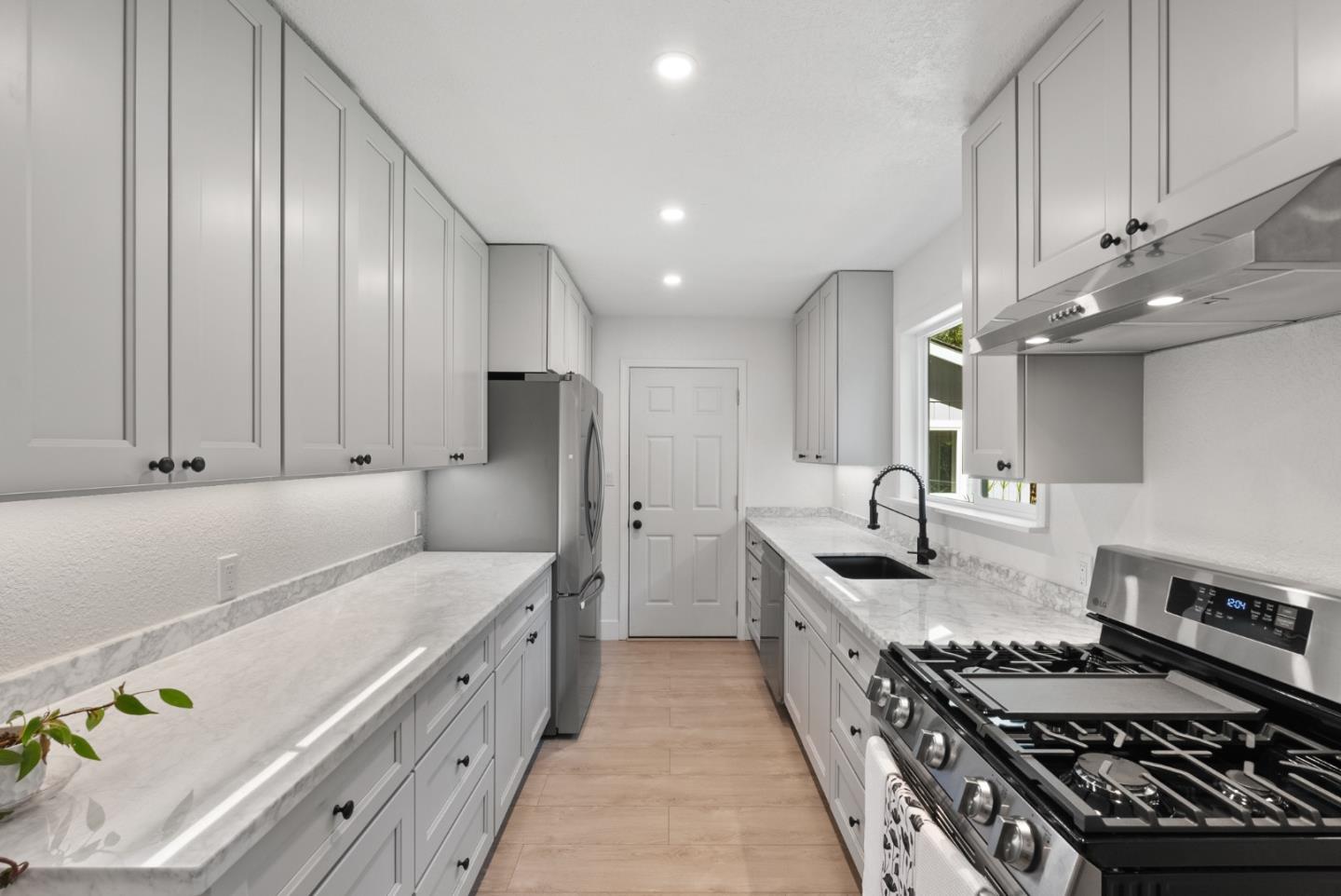 Detail Gallery Image 8 of 63 For 26650 Soquel San Jose Rd, Los Gatos,  CA 95033 - 2 Beds | 1 Baths