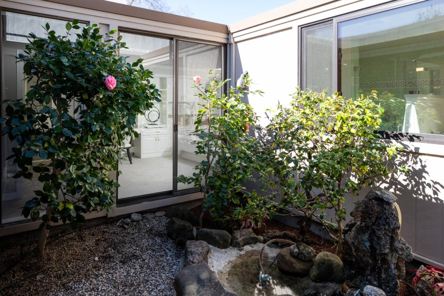 Detail Gallery Image 10 of 32 For 71 Bay Tree Ln, Los Altos,  CA 94022 - 2 Beds | 2 Baths