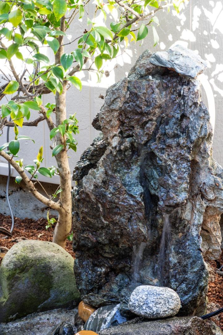 Detail Gallery Image 11 of 32 For 71 Bay Tree Ln, Los Altos,  CA 94022 - 2 Beds | 2 Baths