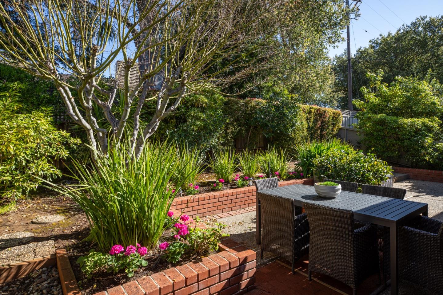 Detail Gallery Image 23 of 32 For 71 Bay Tree Ln, Los Altos,  CA 94022 - 2 Beds | 2 Baths