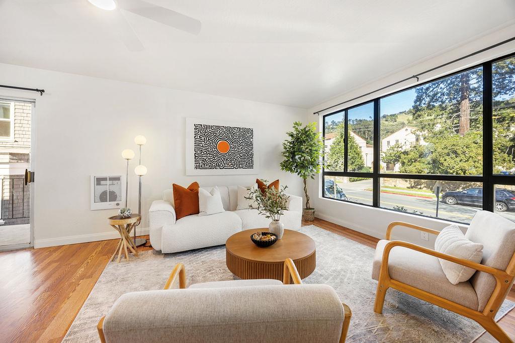 Detail Gallery Image 3 of 26 For 2632 Warring St #2,  Berkeley,  CA 94704 - 2 Beds | 1 Baths