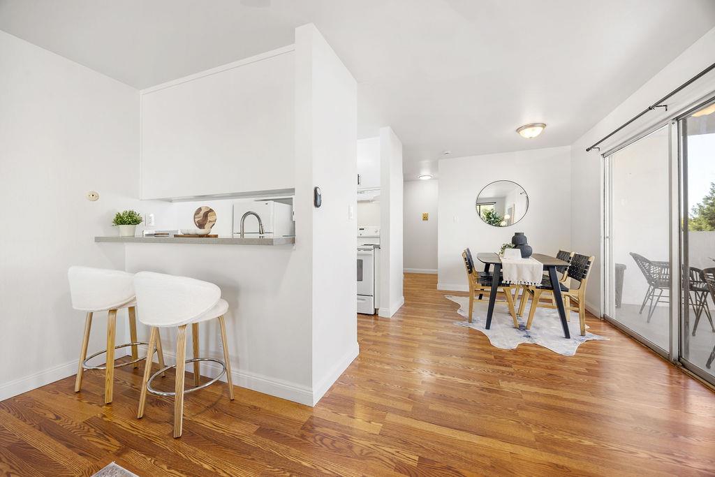 Detail Gallery Image 7 of 26 For 2632 Warring St #2,  Berkeley,  CA 94704 - 2 Beds | 1 Baths