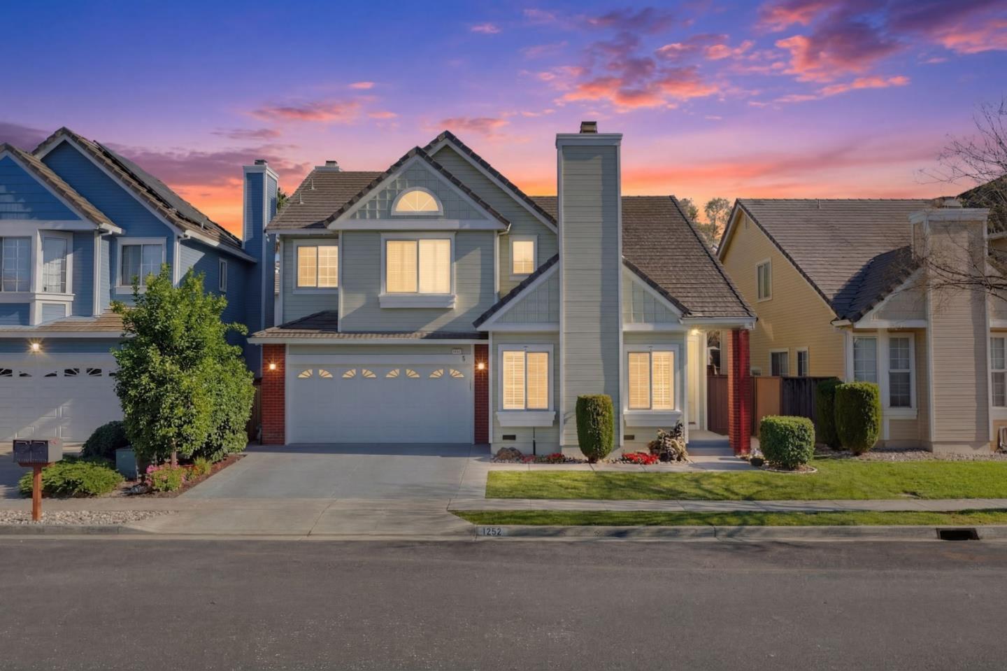 Detail Gallery Image 2 of 53 For 1252 Montcourse Ln, San Jose,  CA 95131 - 4 Beds | 2 Baths