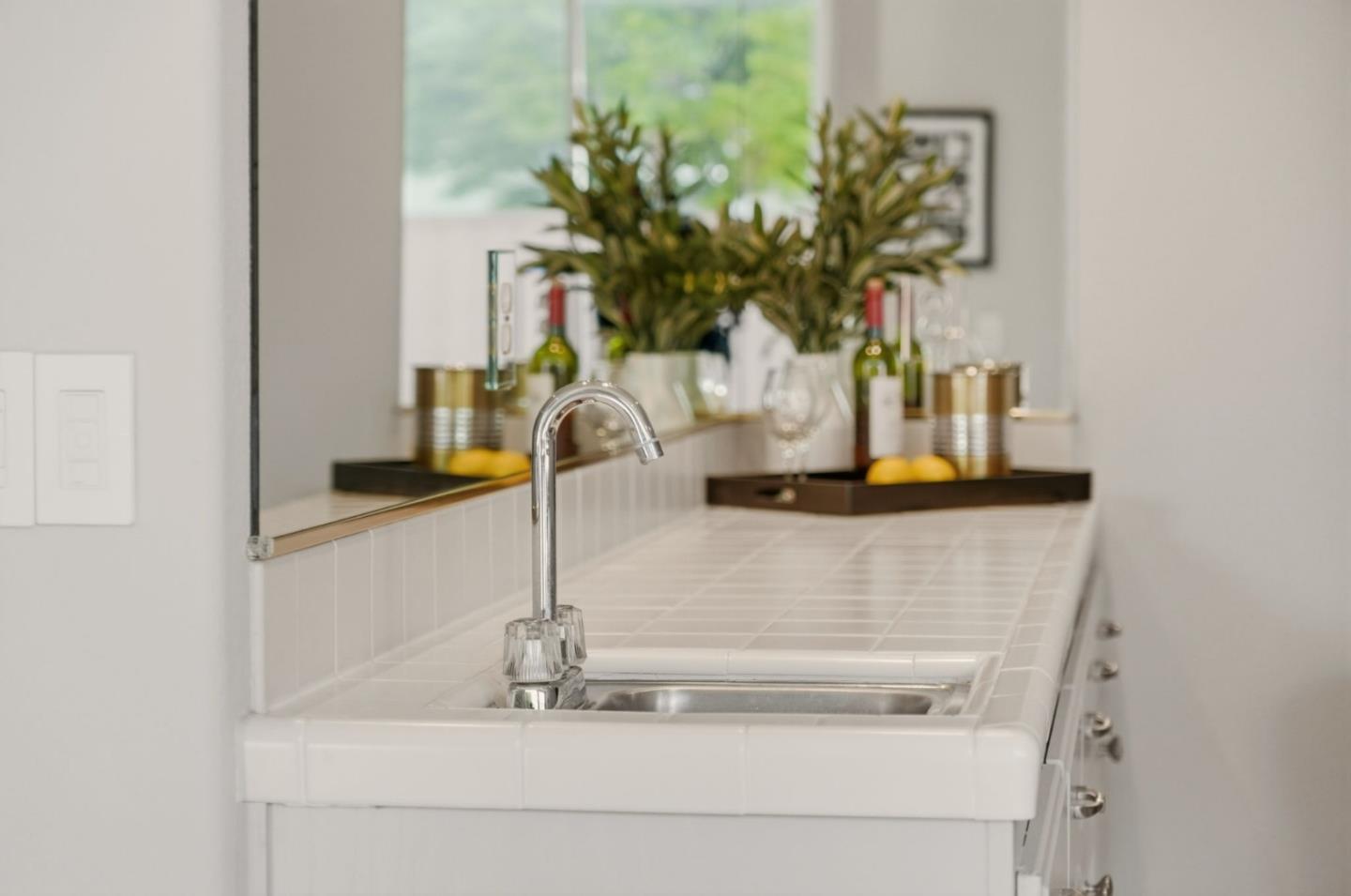 Detail Gallery Image 6 of 53 For 1252 Montcourse Ln, San Jose,  CA 95131 - 4 Beds | 2 Baths