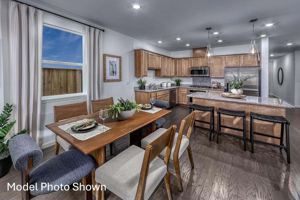 Detail Gallery Image 4 of 10 For 440 Walk About Way, Hollister,  CA 95023 - 3 Beds | 2 Baths