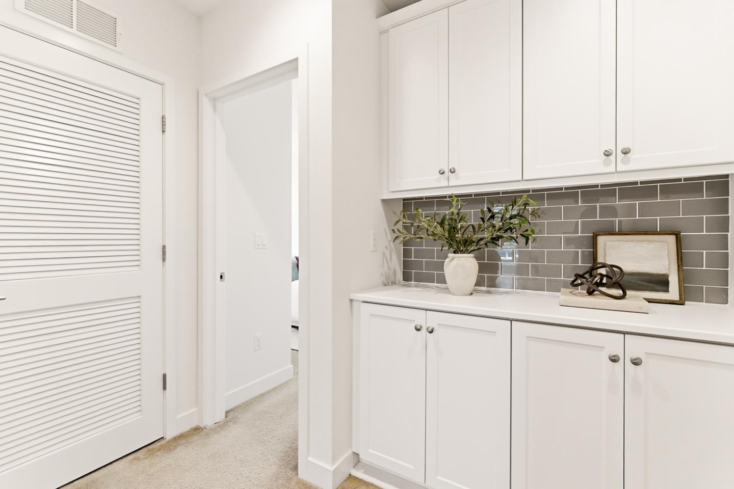 Detail Gallery Image 21 of 40 For 1249 Edgewood Way, South San Francisco,  CA 94080 - 3 Beds | 3 Baths