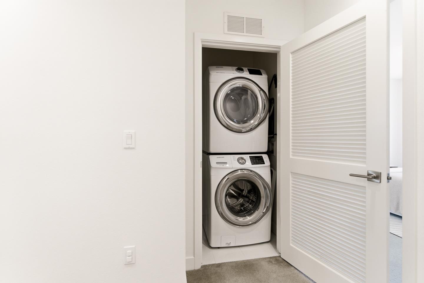 Detail Gallery Image 22 of 40 For 1249 Edgewood Way, South San Francisco,  CA 94080 - 3 Beds | 3 Baths