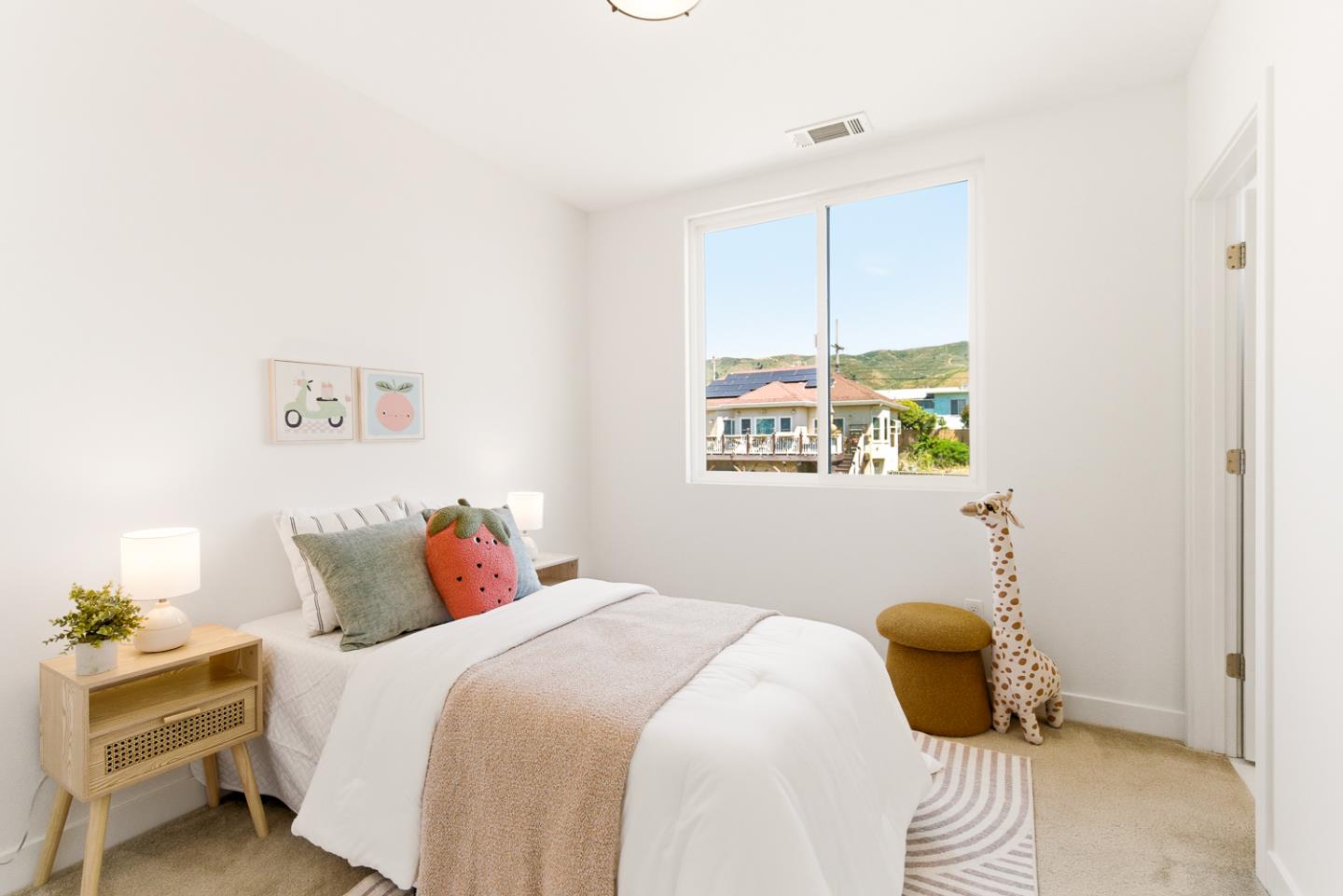 Detail Gallery Image 23 of 40 For 1249 Edgewood Way, South San Francisco,  CA 94080 - 3 Beds | 3 Baths