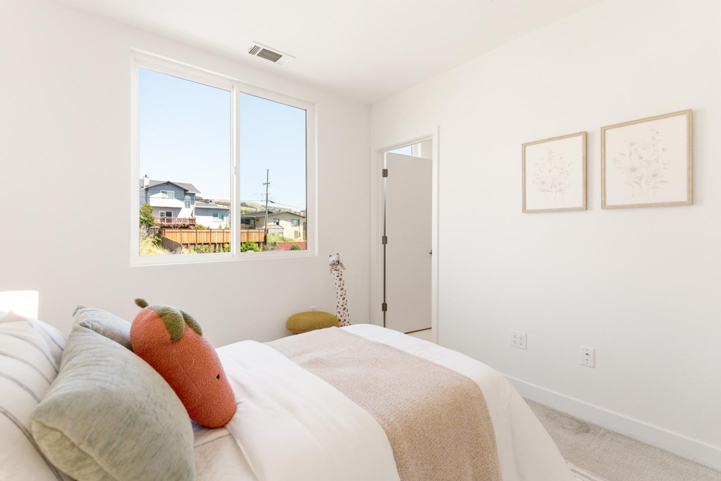 Detail Gallery Image 24 of 40 For 1249 Edgewood Way, South San Francisco,  CA 94080 - 3 Beds | 3 Baths