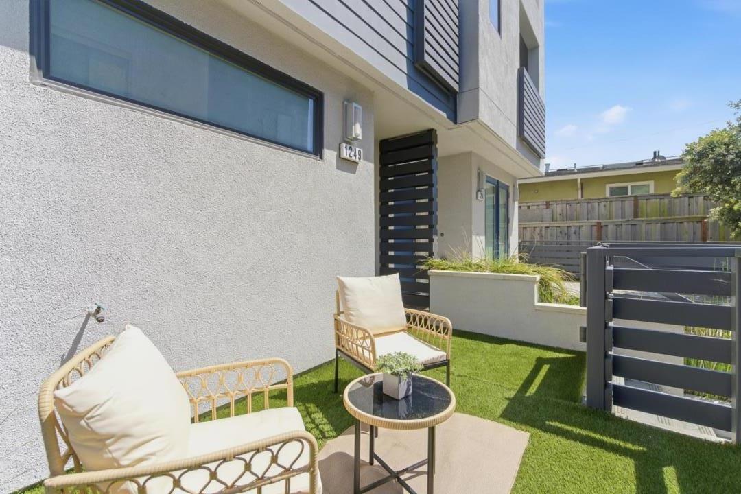 Detail Gallery Image 3 of 40 For 1249 Edgewood Way, South San Francisco,  CA 94080 - 3 Beds | 3 Baths