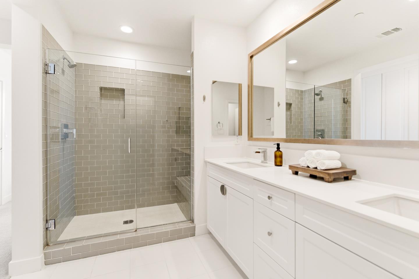 Detail Gallery Image 31 of 40 For 1249 Edgewood Way, South San Francisco,  CA 94080 - 3 Beds | 3 Baths