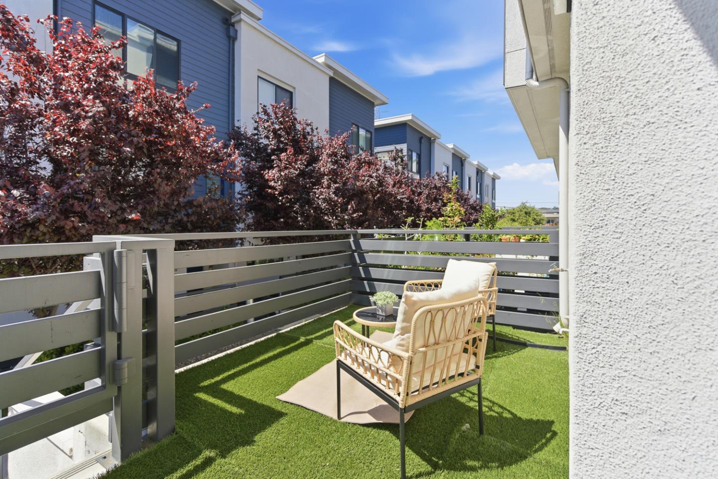 Detail Gallery Image 4 of 40 For 1249 Edgewood Way, South San Francisco,  CA 94080 - 3 Beds | 3 Baths