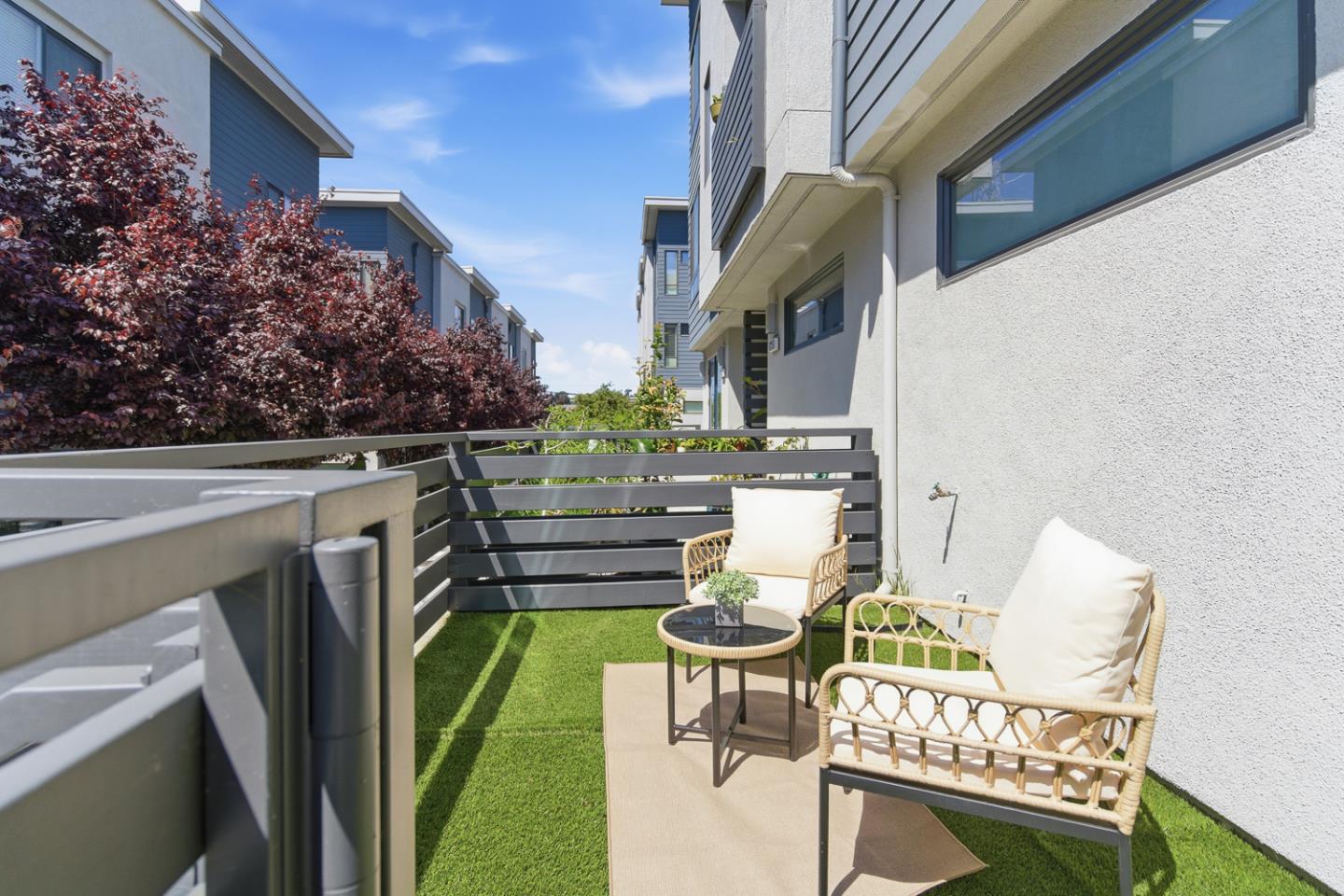 Detail Gallery Image 5 of 40 For 1249 Edgewood Way, South San Francisco,  CA 94080 - 3 Beds | 3 Baths