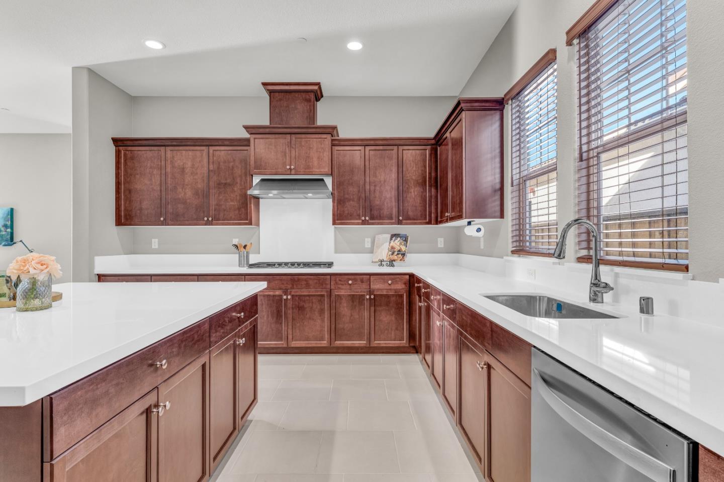 Detail Gallery Image 10 of 45 For 482 Lassen Way, Marina,  CA 93933 - 3 Beds | 2 Baths