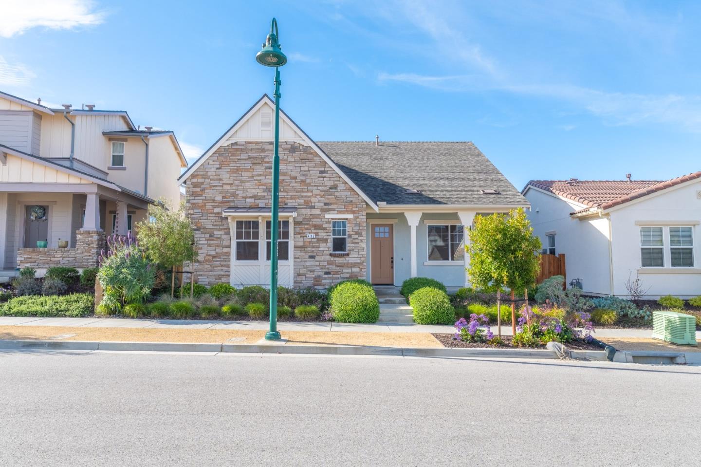 Detail Gallery Image 2 of 45 For 482 Lassen Way, Marina,  CA 93933 - 3 Beds | 2 Baths