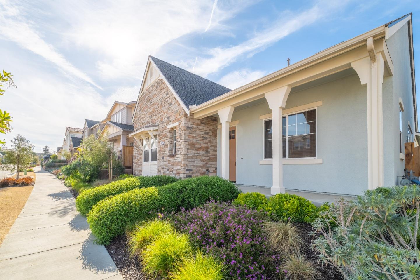 Detail Gallery Image 5 of 45 For 482 Lassen Way, Marina,  CA 93933 - 3 Beds | 2 Baths