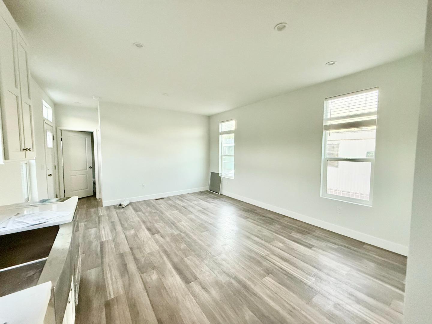 Detail Gallery Image 2 of 11 For 2150 Monterey Rd #18,  San Jose,  CA 95112 - 2 Beds | 2 Baths