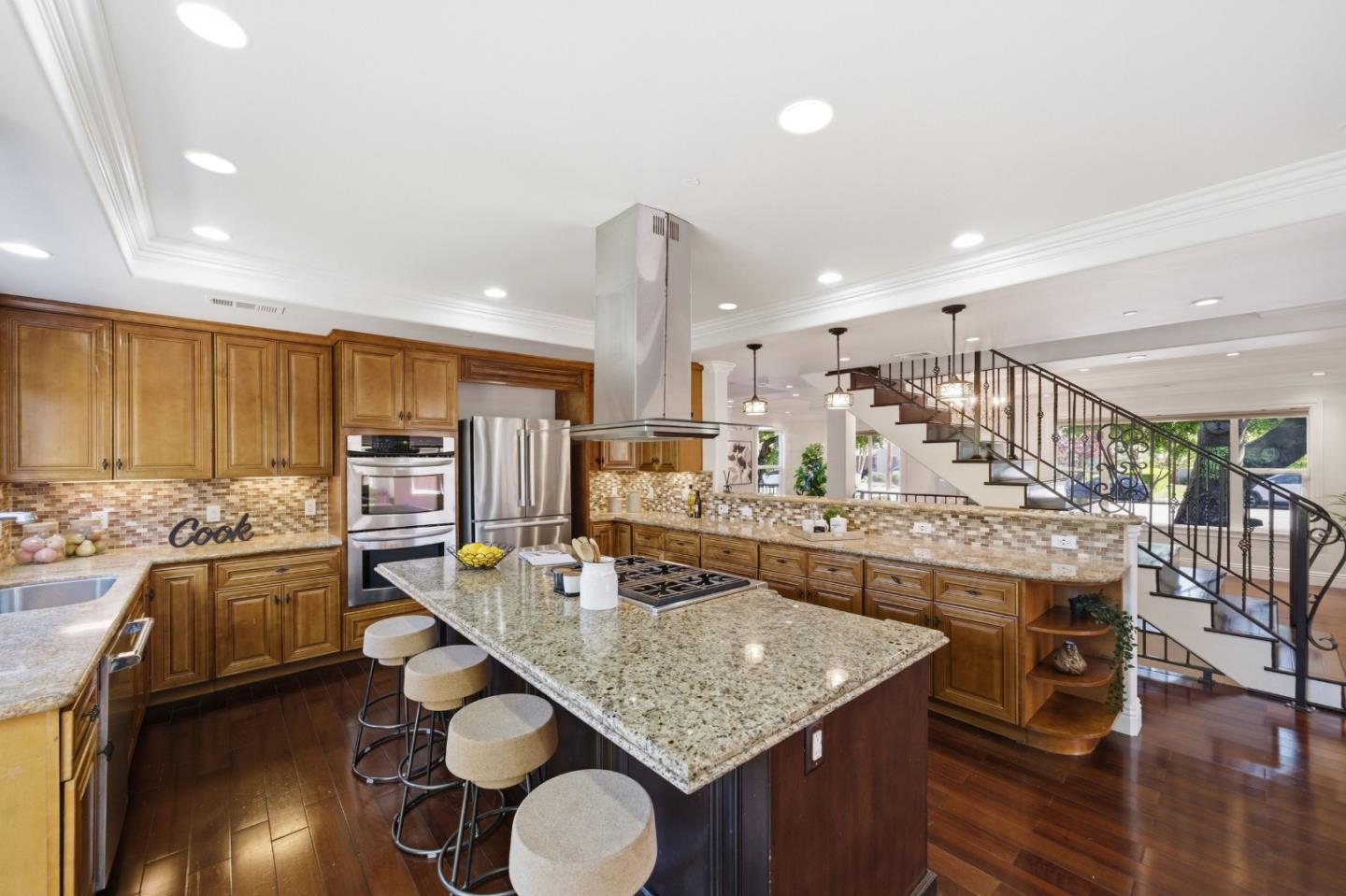 Detail Gallery Image 14 of 92 For 1481 W Hedding St, San Jose,  CA 95126 - 5 Beds | 4/1 Baths