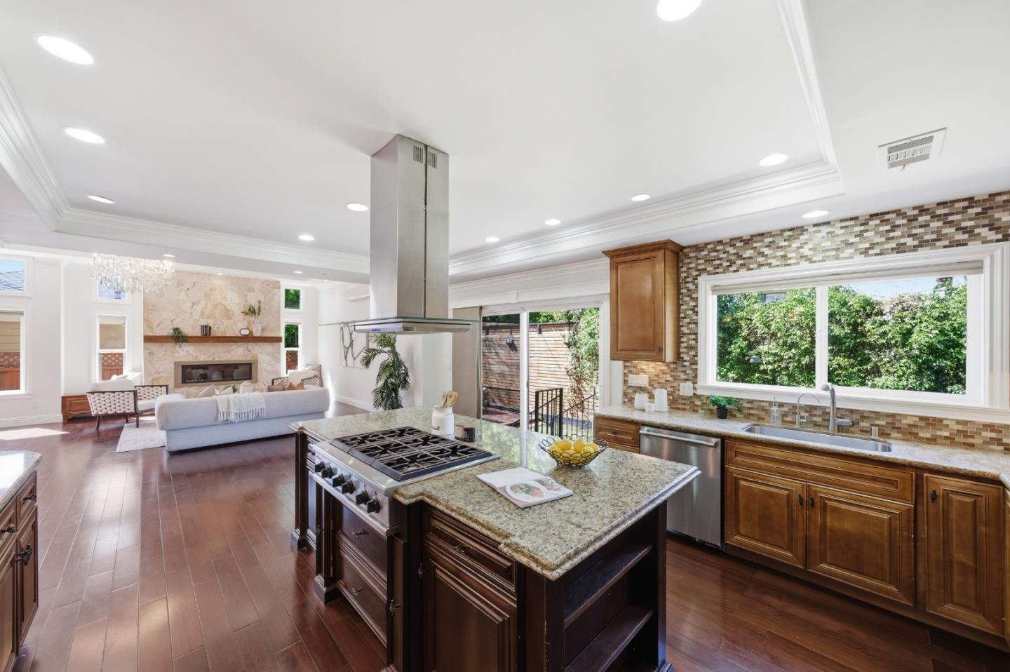 Detail Gallery Image 16 of 92 For 1481 W Hedding St, San Jose,  CA 95126 - 5 Beds | 4/1 Baths