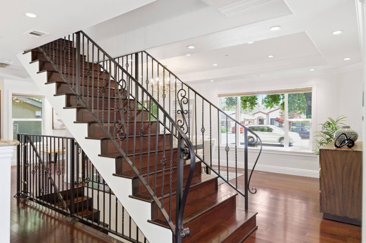 Detail Gallery Image 20 of 92 For 1481 W Hedding St, San Jose,  CA 95126 - 5 Beds | 4/1 Baths