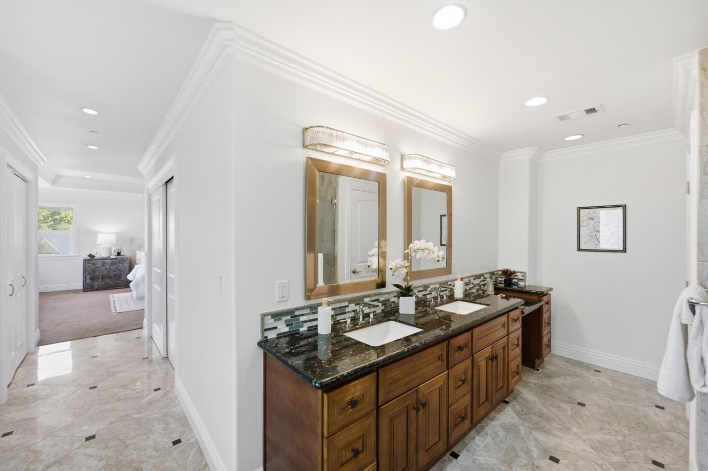 Detail Gallery Image 25 of 92 For 1481 W Hedding St, San Jose,  CA 95126 - 5 Beds | 4/1 Baths