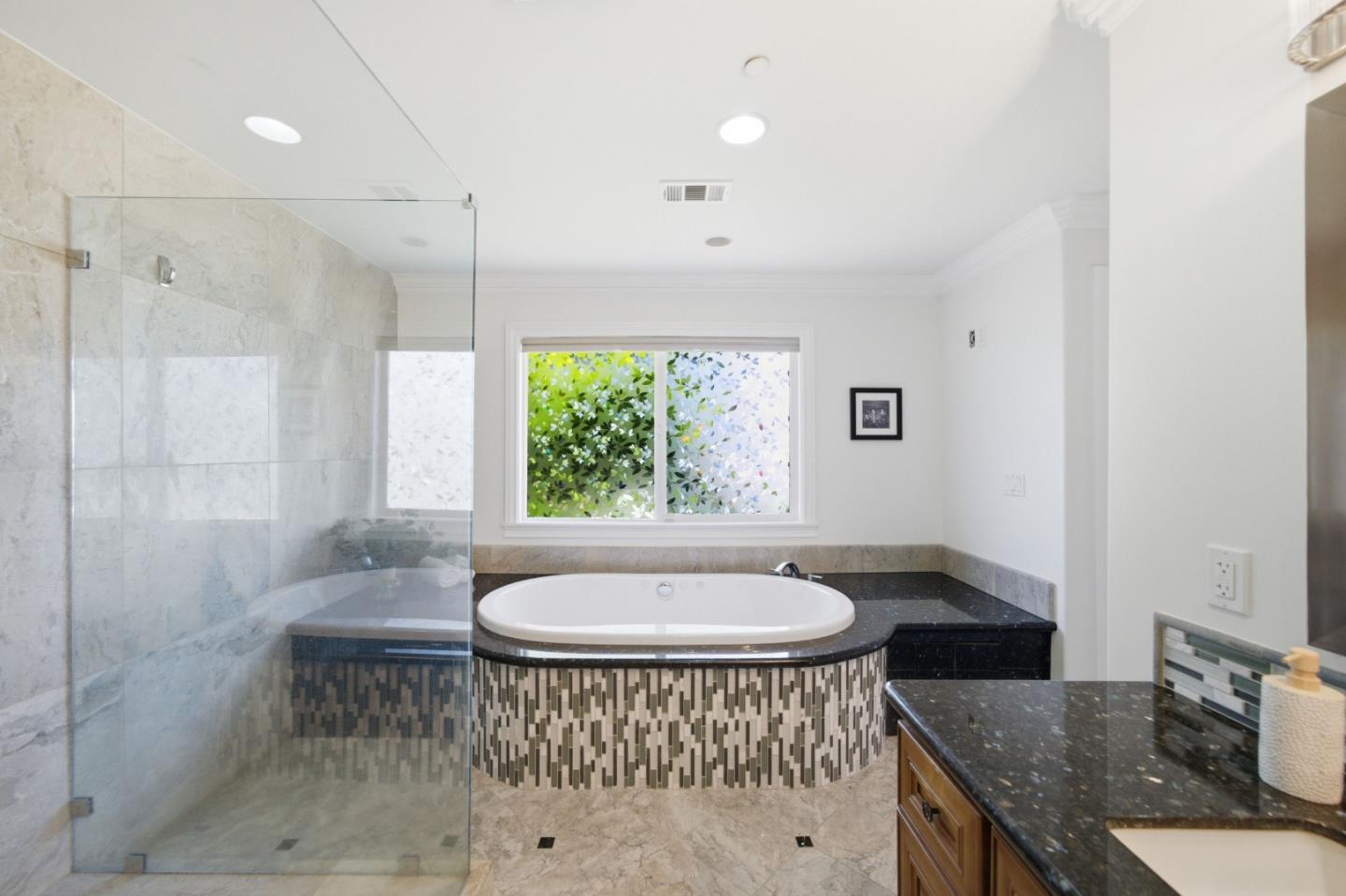 Detail Gallery Image 26 of 92 For 1481 W Hedding St, San Jose,  CA 95126 - 5 Beds | 4/1 Baths