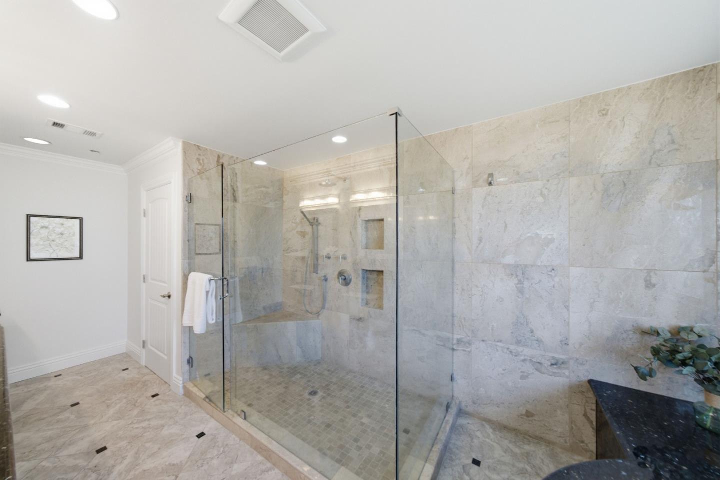 Detail Gallery Image 27 of 92 For 1481 W Hedding St, San Jose,  CA 95126 - 5 Beds | 4/1 Baths