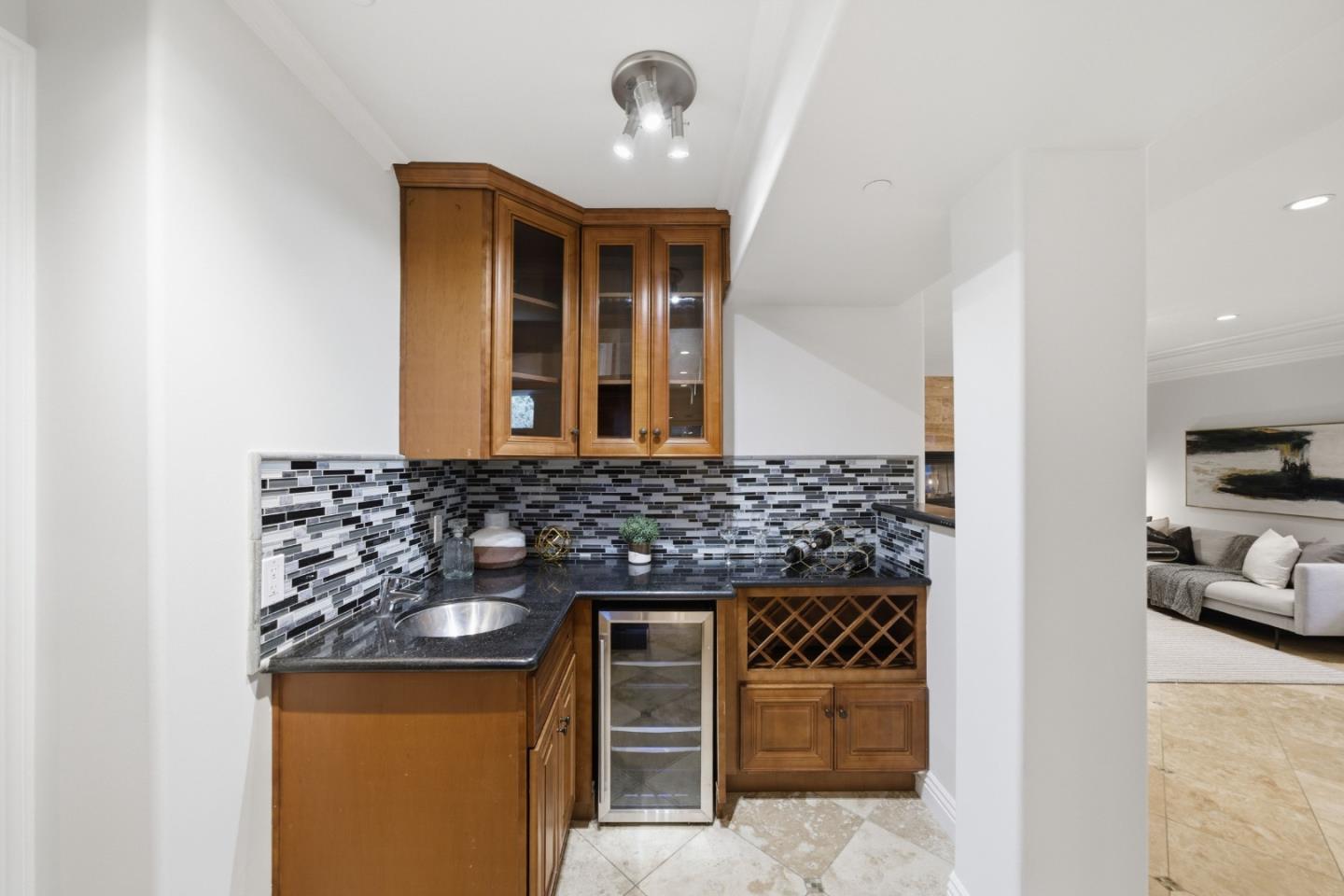 Detail Gallery Image 33 of 92 For 1481 W Hedding St, San Jose,  CA 95126 - 5 Beds | 4/1 Baths