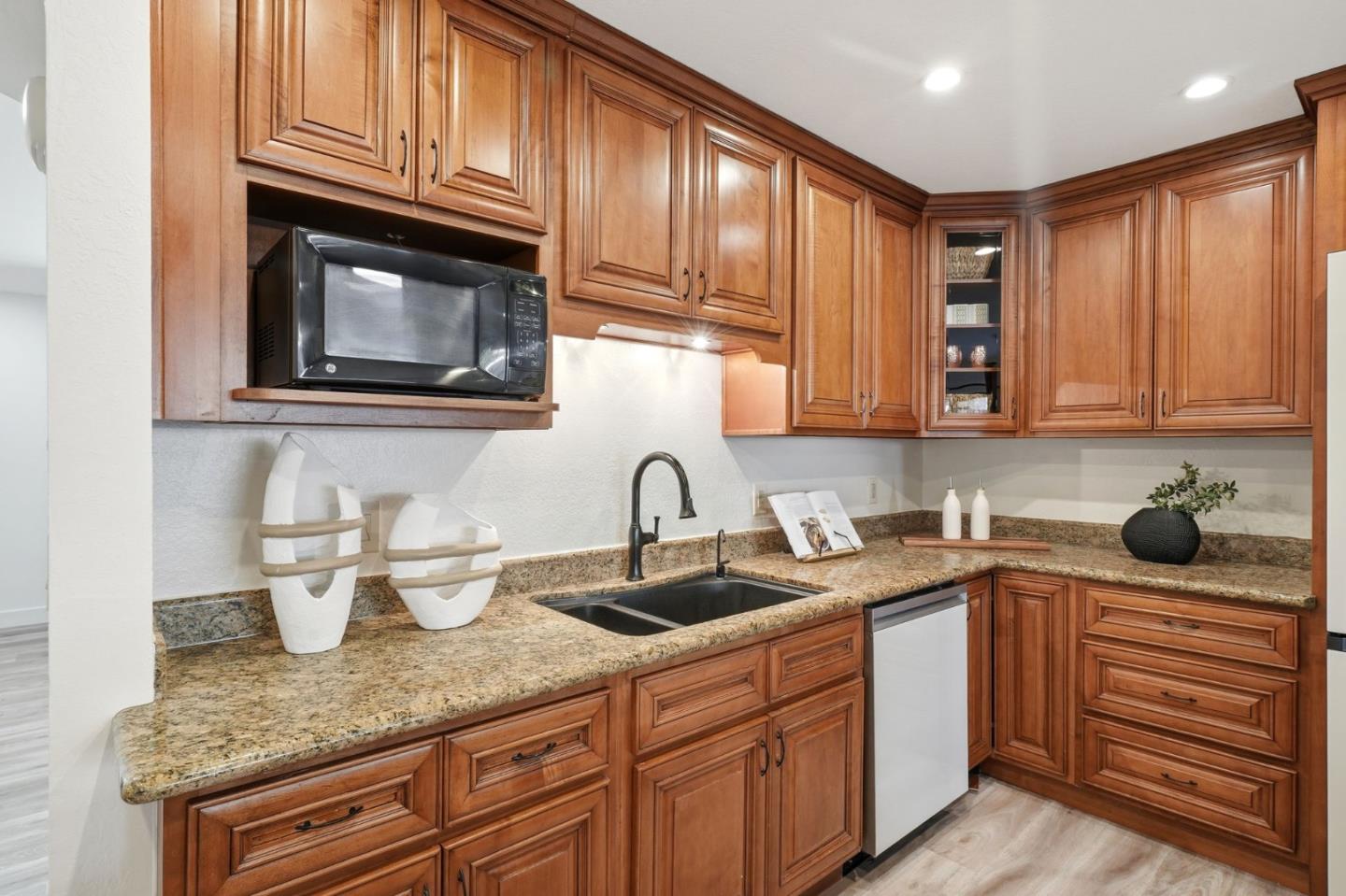 Photo #8: ML82039037 Listing: Photo #8