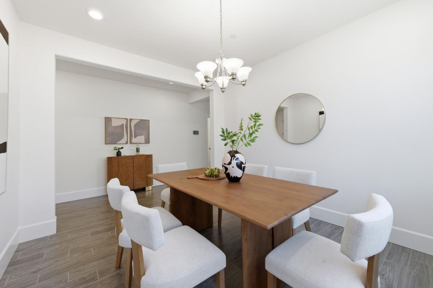 Detail Gallery Image 10 of 70 For 2610 Lone Oak Ln, Gilroy,  CA 95020 - 5 Beds | 4/1 Baths