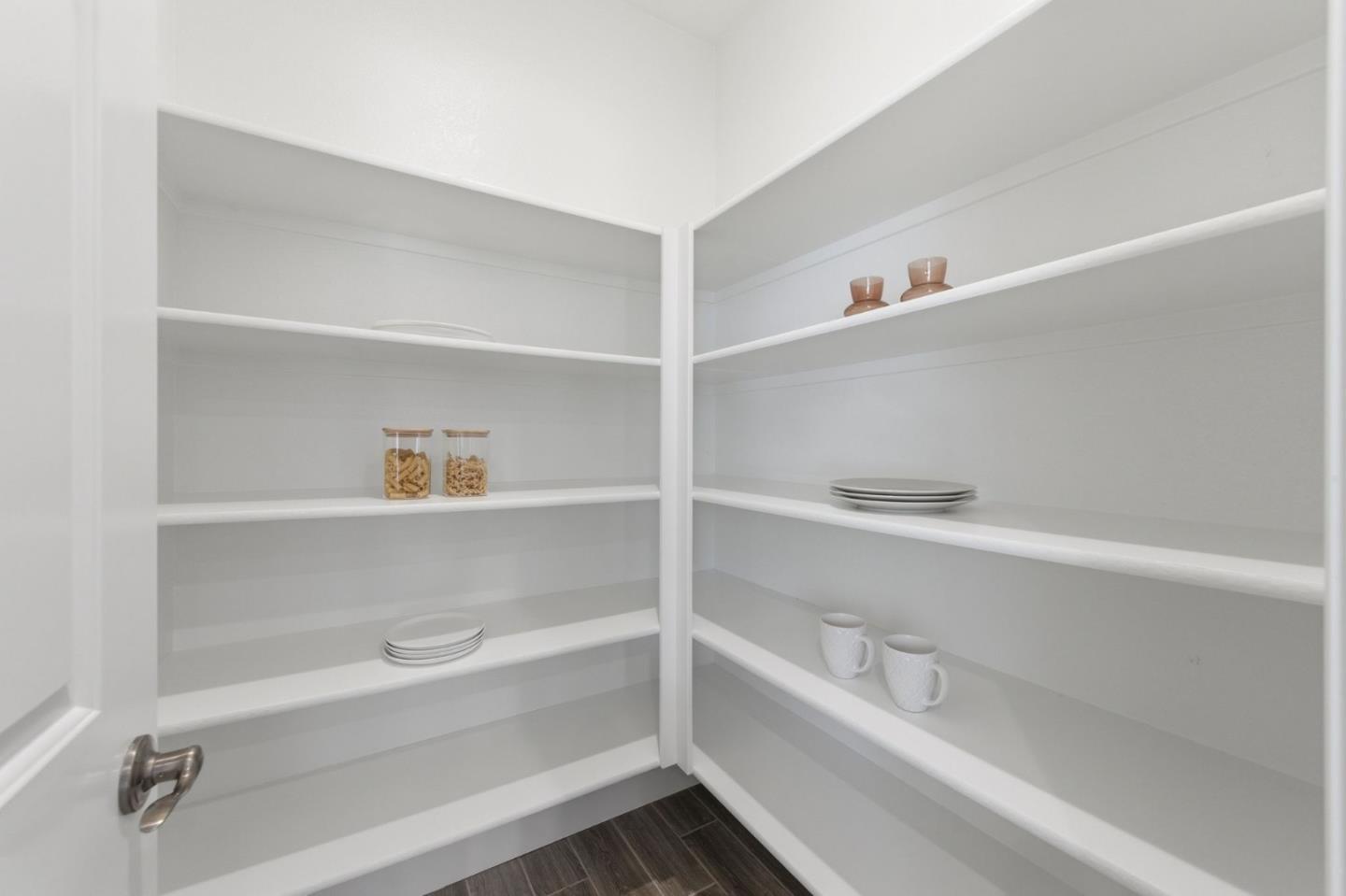 Detail Gallery Image 18 of 70 For 2610 Lone Oak Ln, Gilroy,  CA 95020 - 5 Beds | 4/1 Baths