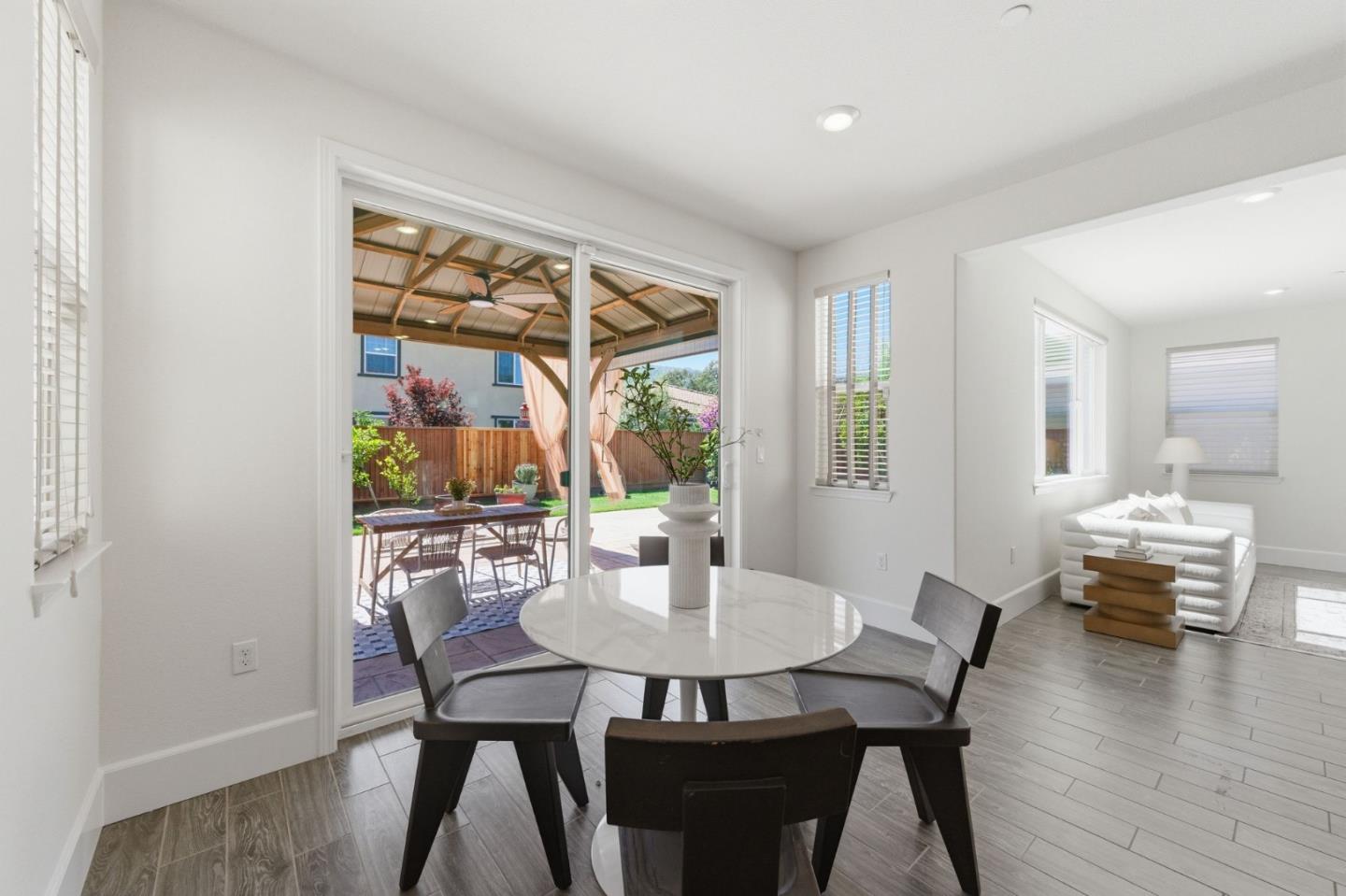 Detail Gallery Image 20 of 70 For 2610 Lone Oak Ln, Gilroy,  CA 95020 - 5 Beds | 4/1 Baths