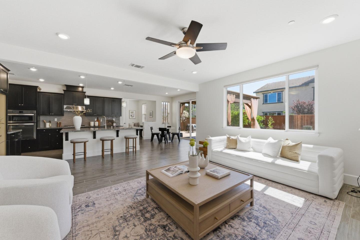 Detail Gallery Image 24 of 70 For 2610 Lone Oak Ln, Gilroy,  CA 95020 - 5 Beds | 4/1 Baths