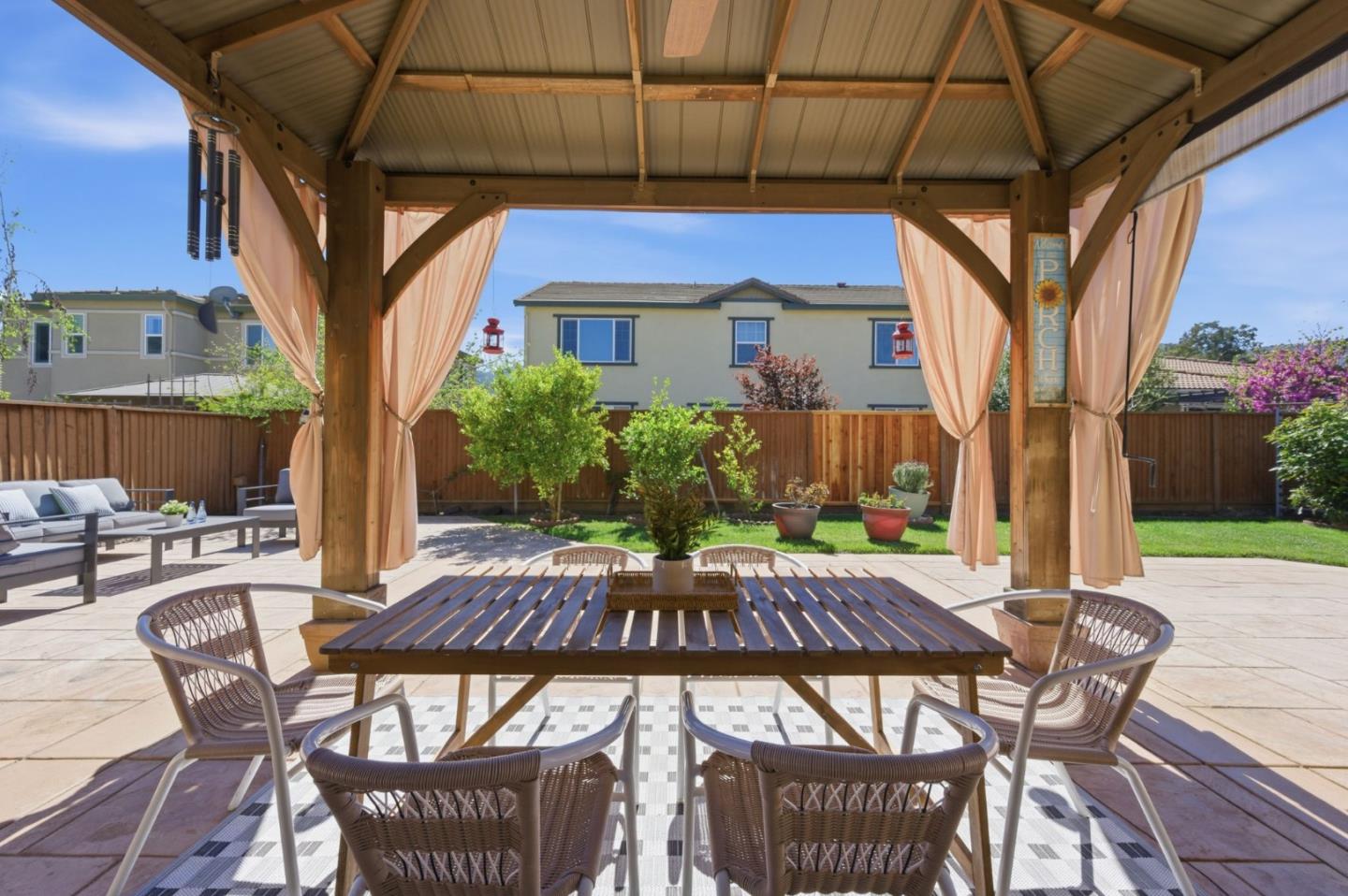 Detail Gallery Image 52 of 70 For 2610 Lone Oak Ln, Gilroy,  CA 95020 - 5 Beds | 4/1 Baths