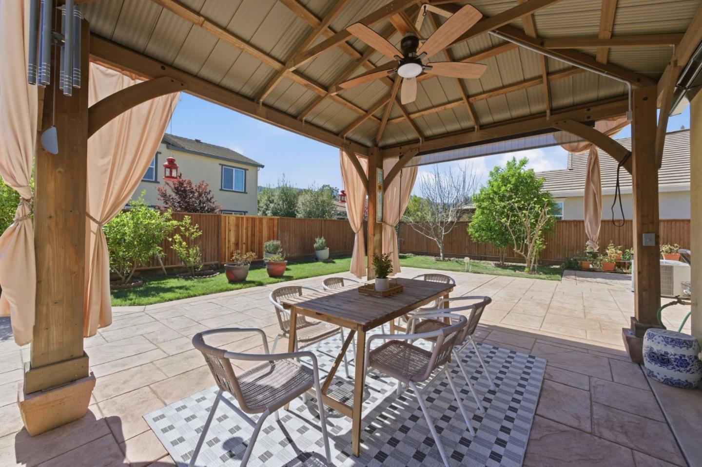 Detail Gallery Image 53 of 70 For 2610 Lone Oak Ln, Gilroy,  CA 95020 - 5 Beds | 4/1 Baths