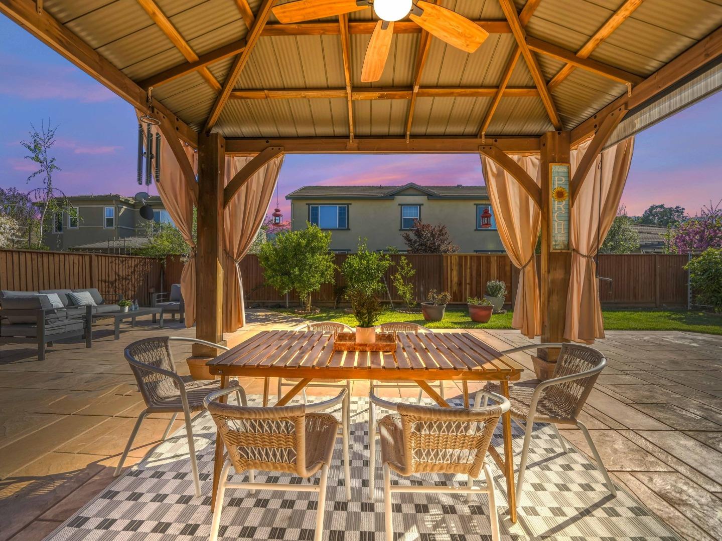 Detail Gallery Image 54 of 70 For 2610 Lone Oak Ln, Gilroy,  CA 95020 - 5 Beds | 4/1 Baths