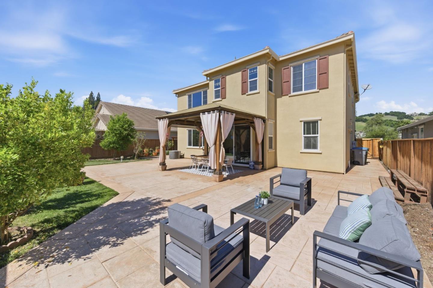 Detail Gallery Image 57 of 70 For 2610 Lone Oak Ln, Gilroy,  CA 95020 - 5 Beds | 4/1 Baths