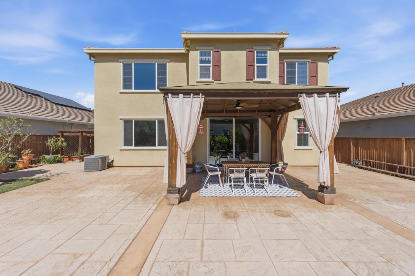 Detail Gallery Image 58 of 70 For 2610 Lone Oak Ln, Gilroy,  CA 95020 - 5 Beds | 4/1 Baths