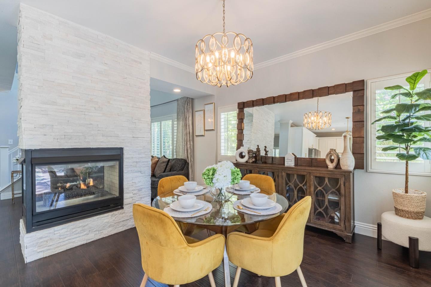 Detail Gallery Image 10 of 48 For 25215 Azalea Ct, Salinas,  CA 93908 - 3 Beds | 2/1 Baths