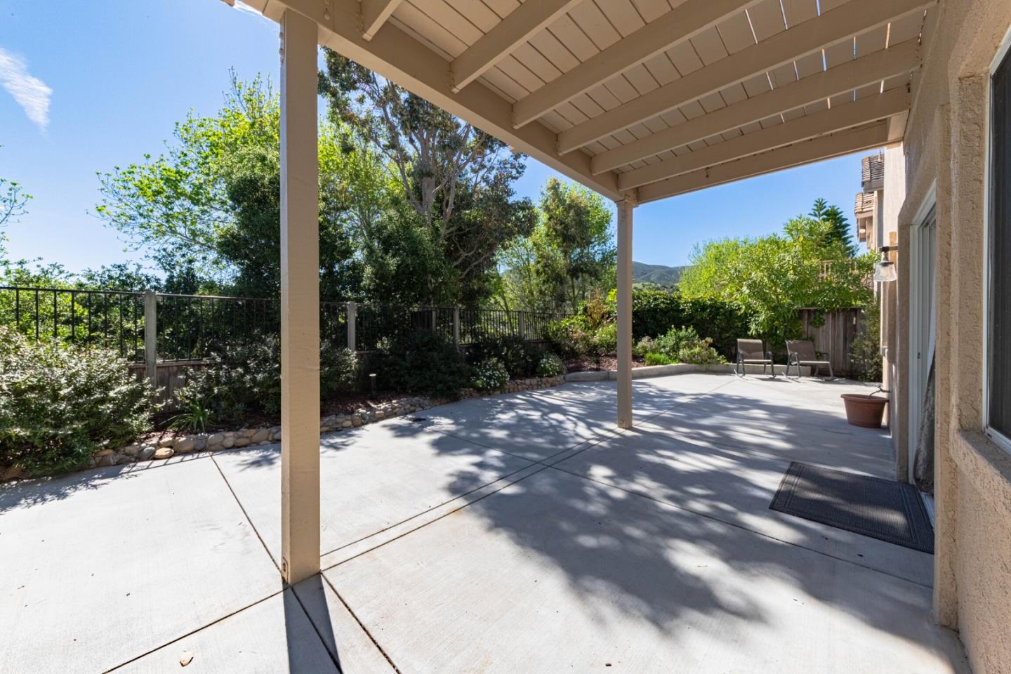 Detail Gallery Image 13 of 48 For 25215 Azalea Ct, Salinas,  CA 93908 - 3 Beds | 2/1 Baths