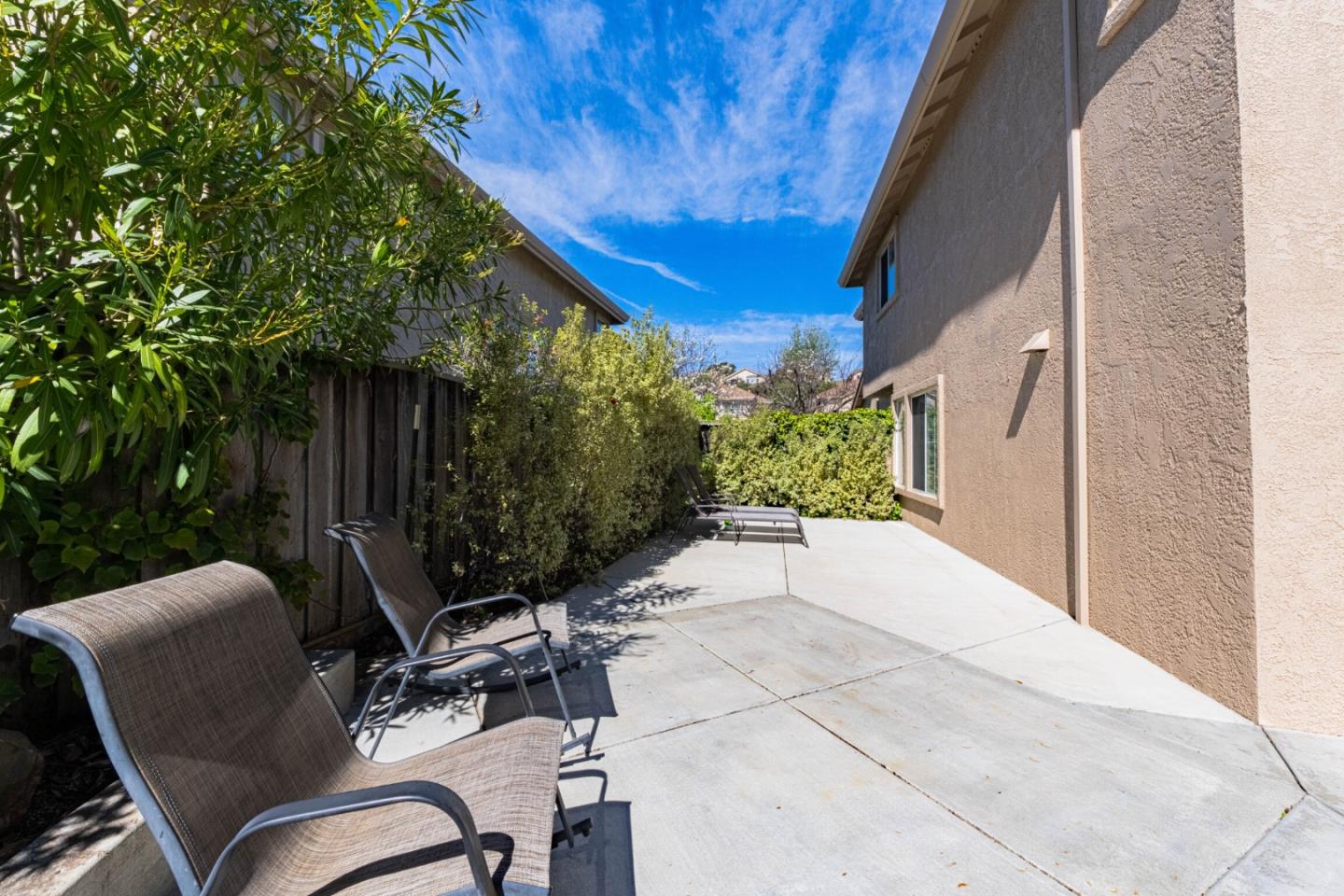 Detail Gallery Image 17 of 48 For 25215 Azalea Ct, Salinas,  CA 93908 - 3 Beds | 2/1 Baths