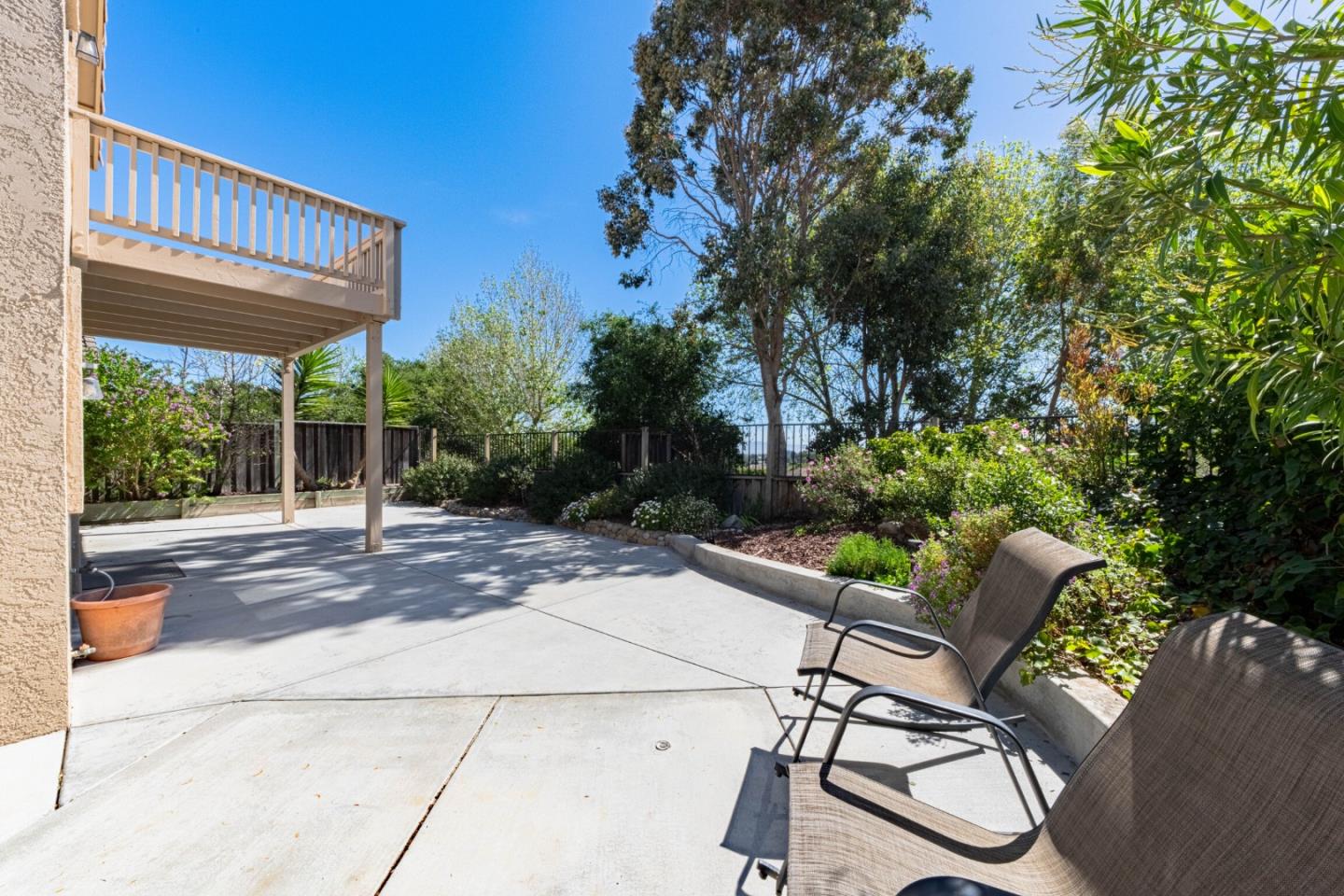 Detail Gallery Image 18 of 48 For 25215 Azalea Ct, Salinas,  CA 93908 - 3 Beds | 2/1 Baths