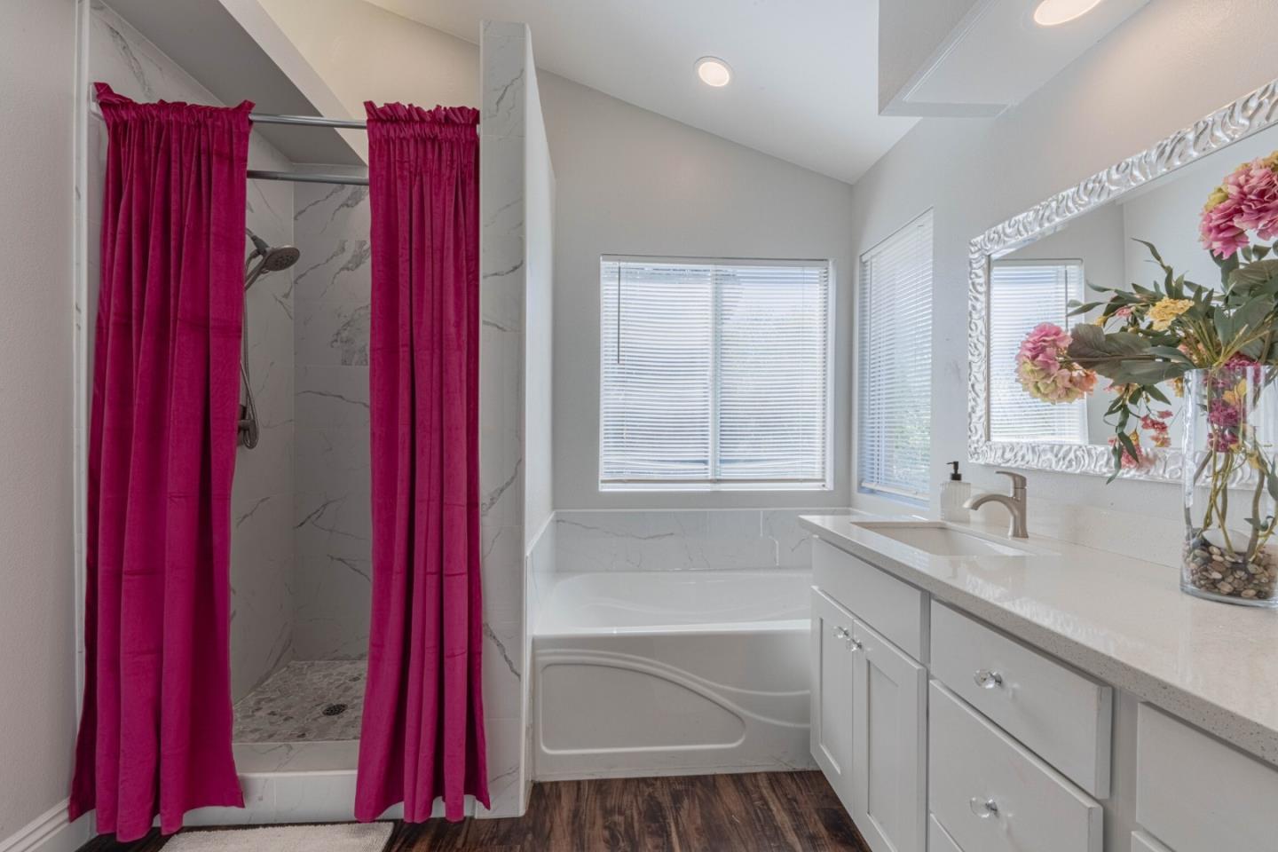 Detail Gallery Image 33 of 48 For 25215 Azalea Ct, Salinas,  CA 93908 - 3 Beds | 2/1 Baths