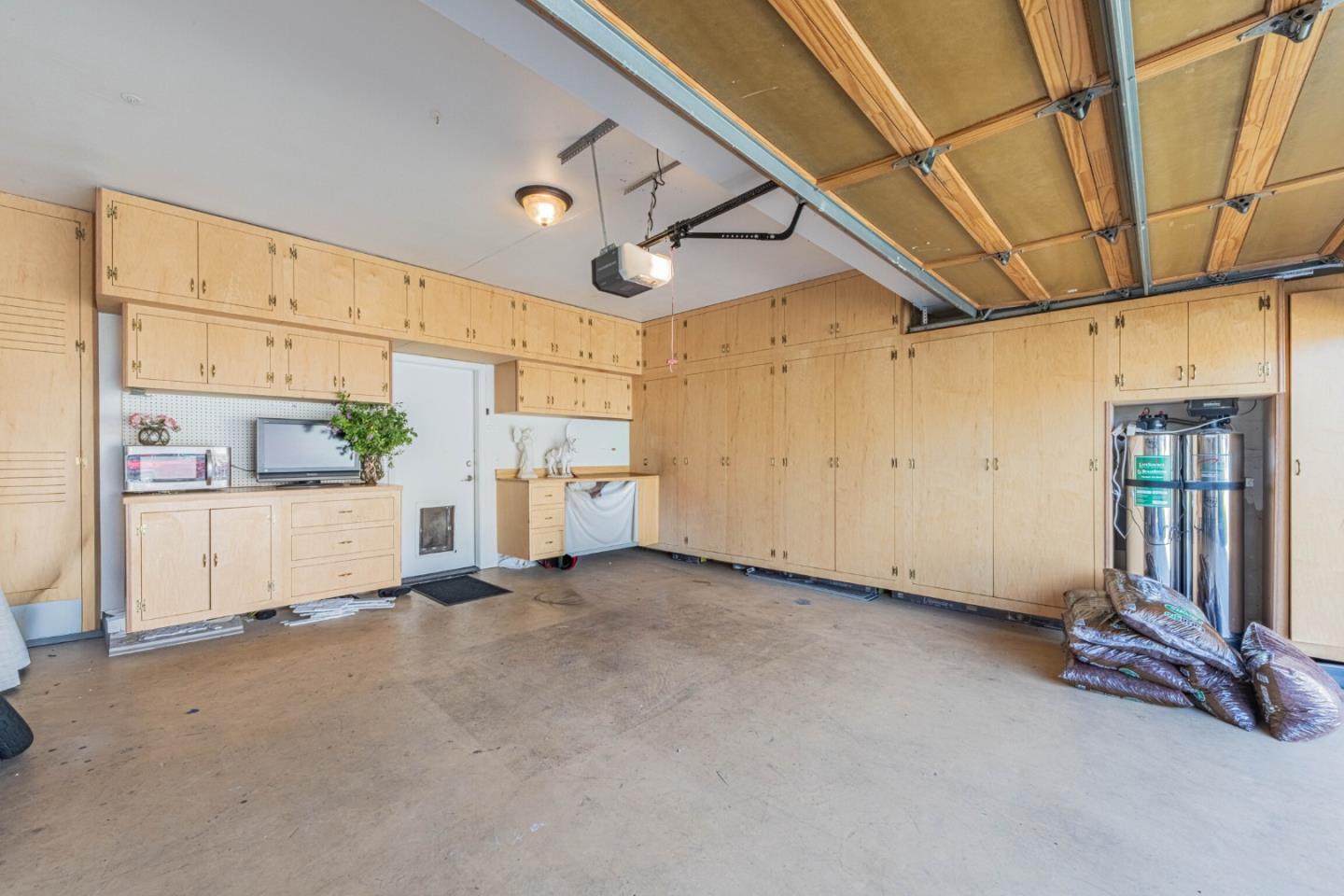 Detail Gallery Image 45 of 48 For 25215 Azalea Ct, Salinas,  CA 93908 - 3 Beds | 2/1 Baths