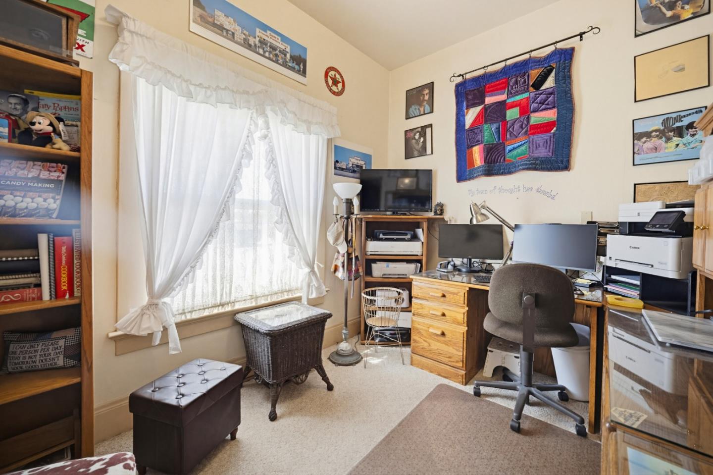 Detail Gallery Image 16 of 33 For 805 Iverson St, Salinas,  CA 93901 - 4 Beds | 3 Baths